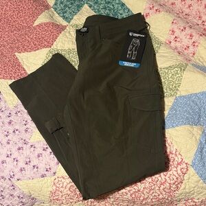 NWT Kuhl Women's Olive Cargo Pants